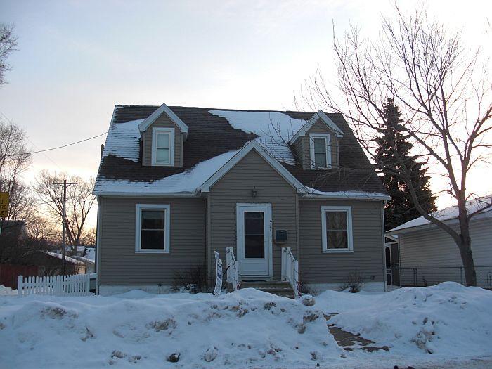 921 14th St., La Crosse, WI 54601