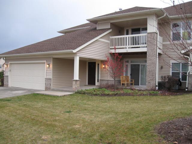 9405 S Cobblestone Way #E, Franklin, WI 53132