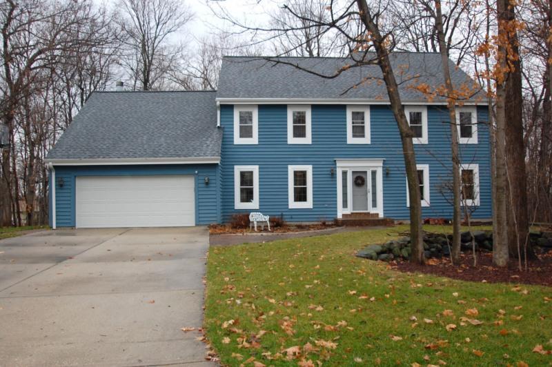 3530 S 120th St., Greenfield, WI 53228