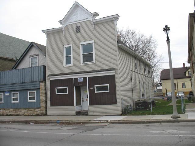 1625 W Lincoln, Milwaukee, WI 53215