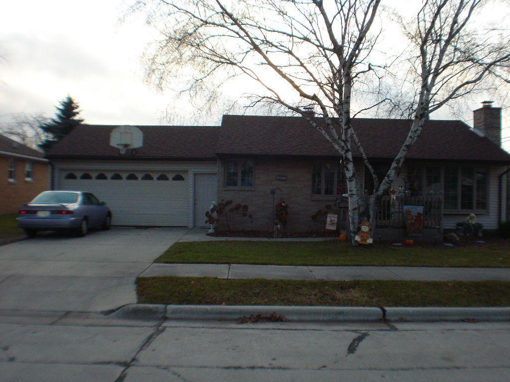 1511 Hillcrest Dr., Manitowoc, WI 54220