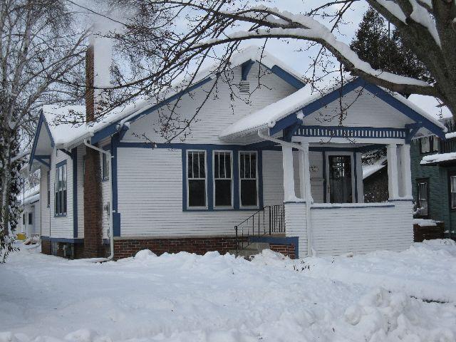 912 N 17th St., Manitowoc, WI 54220