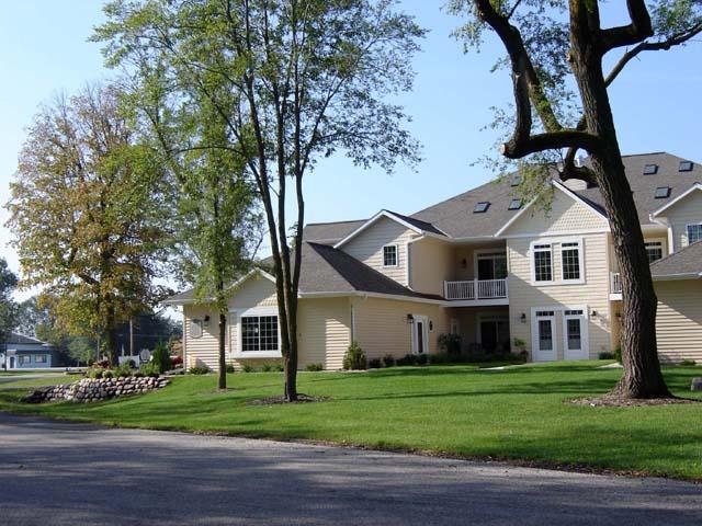 W397N5935 Autumn Woods Dr., Oconomowoc, WI 53066