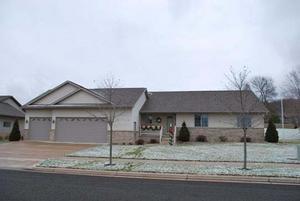 2323 Sandside Ct, Onalaska, WI 54650