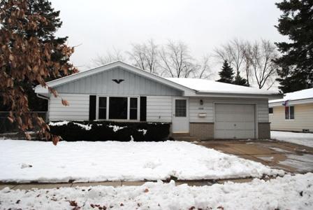 5368 Mulberry Dr., Greendale, WI 53129