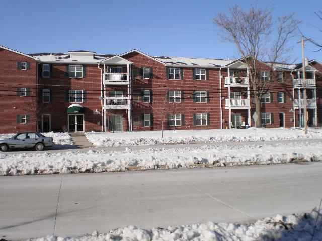 3243 S 92nd St #211, Milwaukee, WI 53227