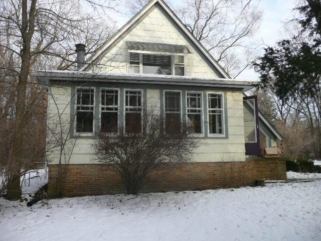 10064 N Cedarburg Rd, Mequon, WI 53092