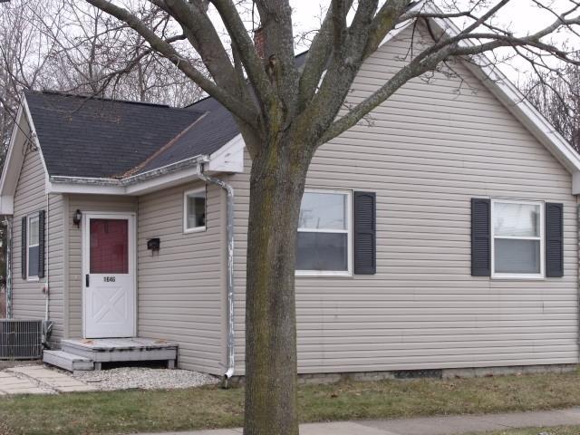 1646 St Clair St., Racine, WI 53402