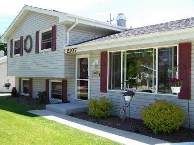 2107 Canary St, West Bend, WI 53090