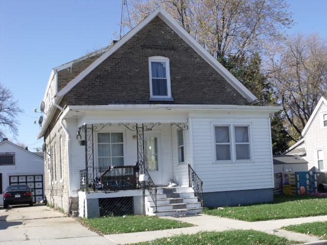 1714 Saint Clair St, Racine, WI 53402