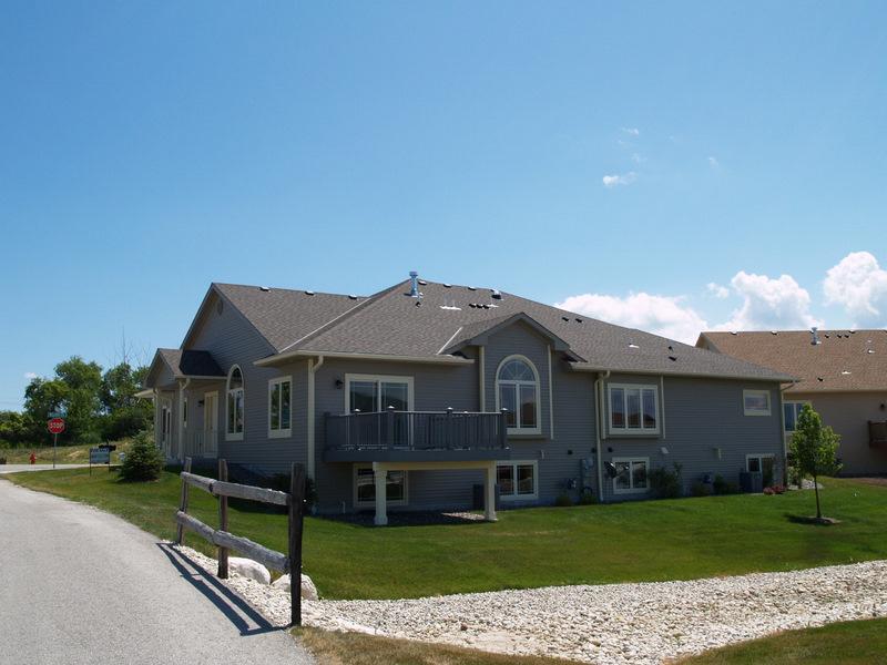 N162W20685 Sharon Lee Ln #27, Jackson, WI 53037