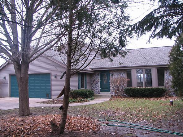 N71W35506 Mapleton Lake Dr., Oconomowoc, WI 53066