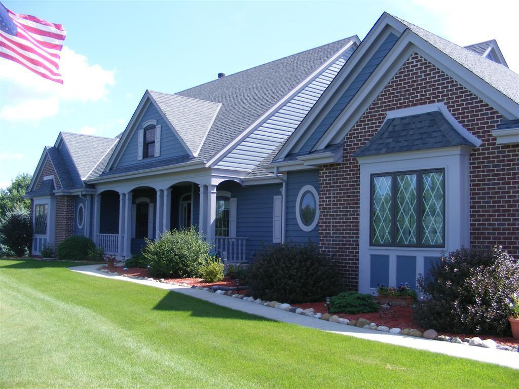 946 Willow Ct, Cedarburg, WI 53012