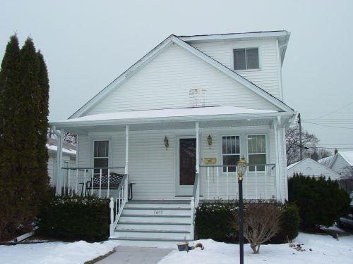 7617 27th Ave, Kenosha, WI 53143