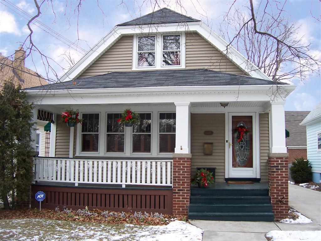 1316 E Lake Bluff, Shorewood, WI 53211