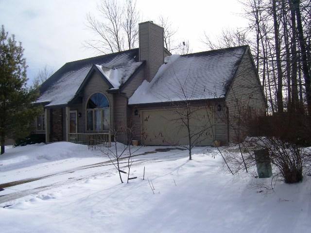 3219 Great Oak Dr., Caledonia, WI 53402