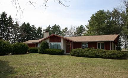 3317 High Rd, Hartford, WI 53027