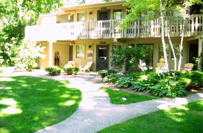 403 Deerpath - #401D, Fontana, WI 53125
