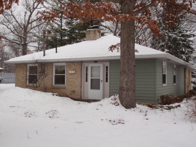 2070 S Elm Grove, New Berlin, WI 53151