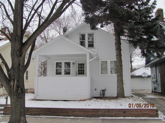 1012 West Lawn Ave, Racine, WI 53405