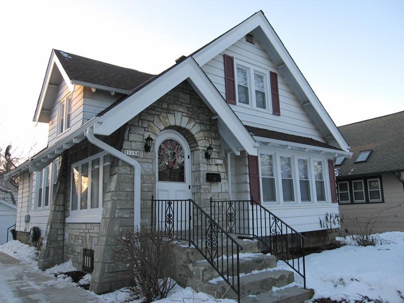 2115 N 61st St, Wauwatosa, WI 53213