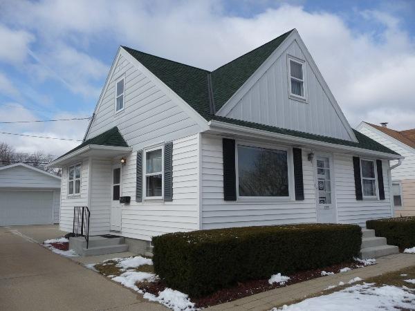 2783 S 63rd St, Milwaukee, WI 53219