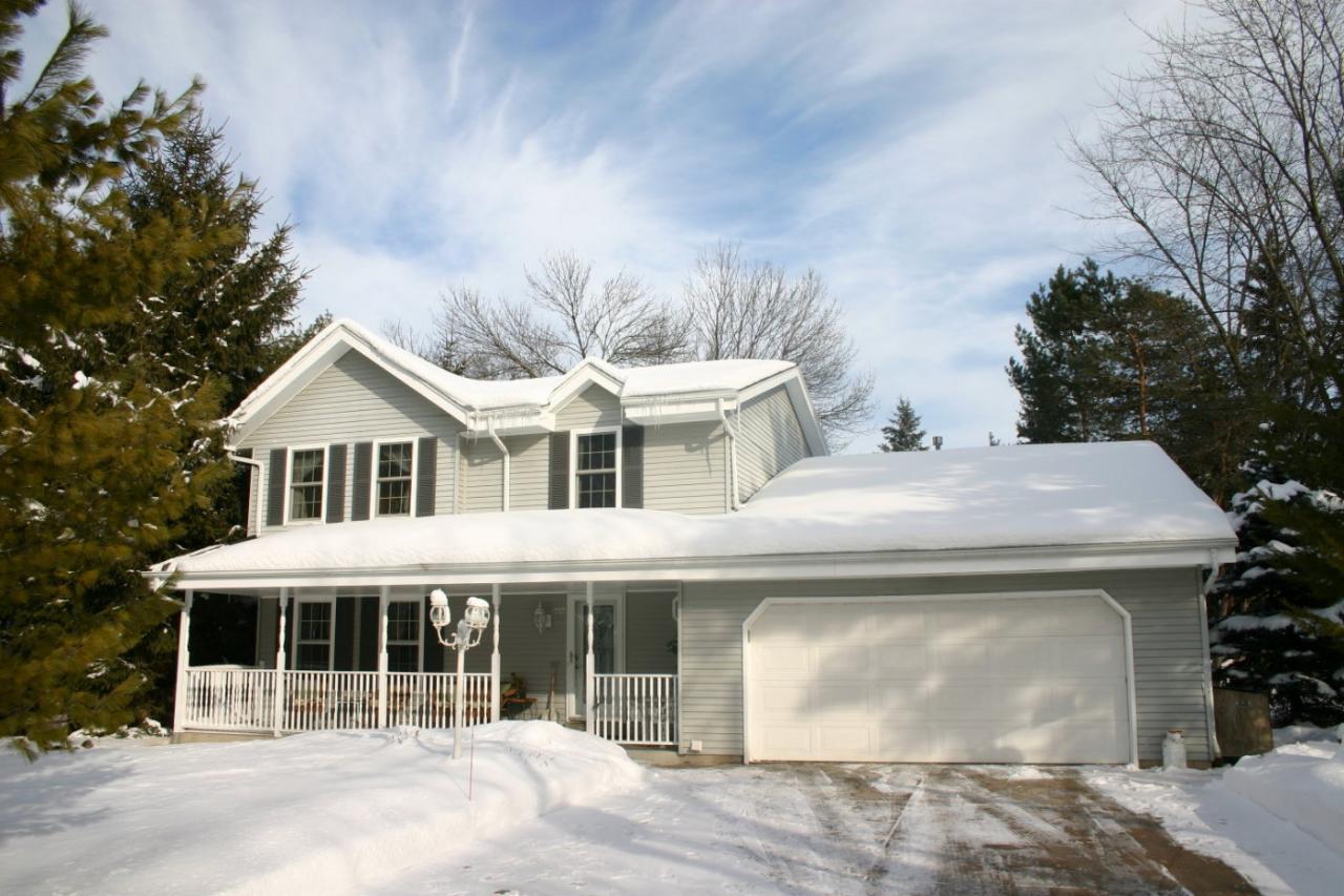 4666 S 112th St., Greenfield, WI 53228