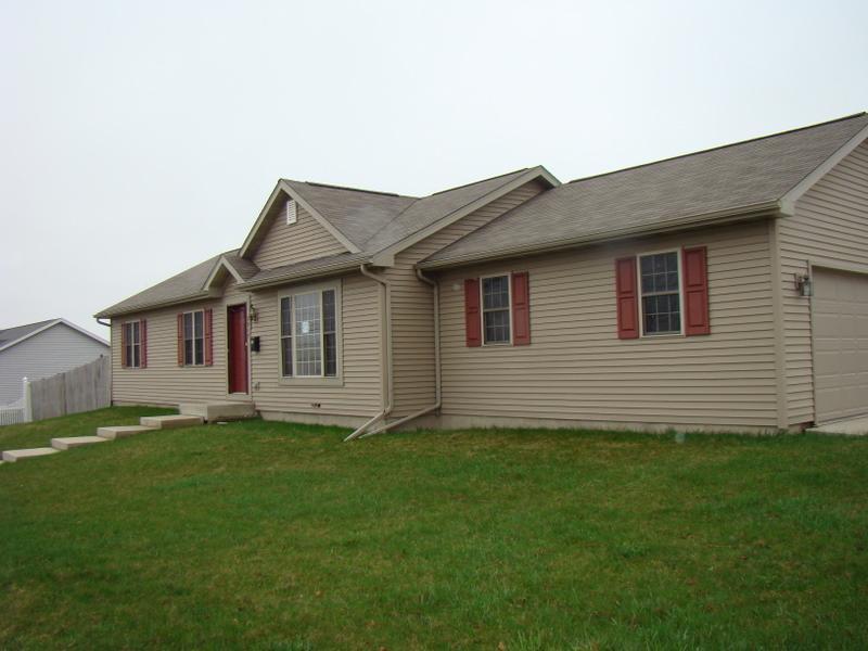 3717 45th St, Kenosha, WI 53144
