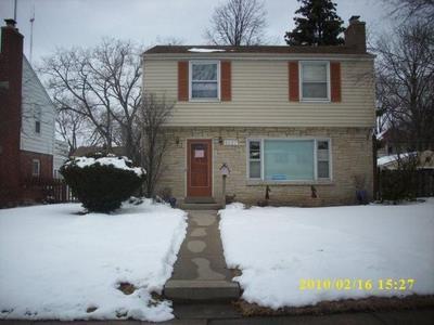 4227 N Olsen Ave, Shorewood, WI 53211