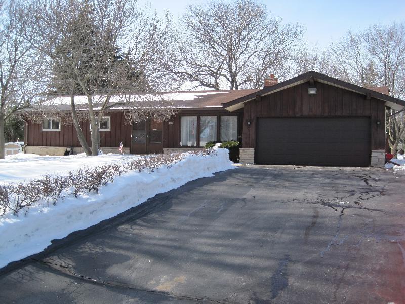 5385 S Ann St, New Berlin, WI 53146