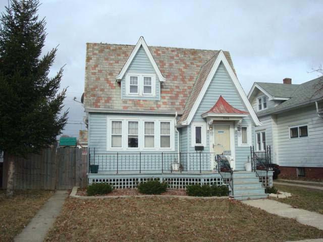 2310 La Salle St., Racine, WI 53402
