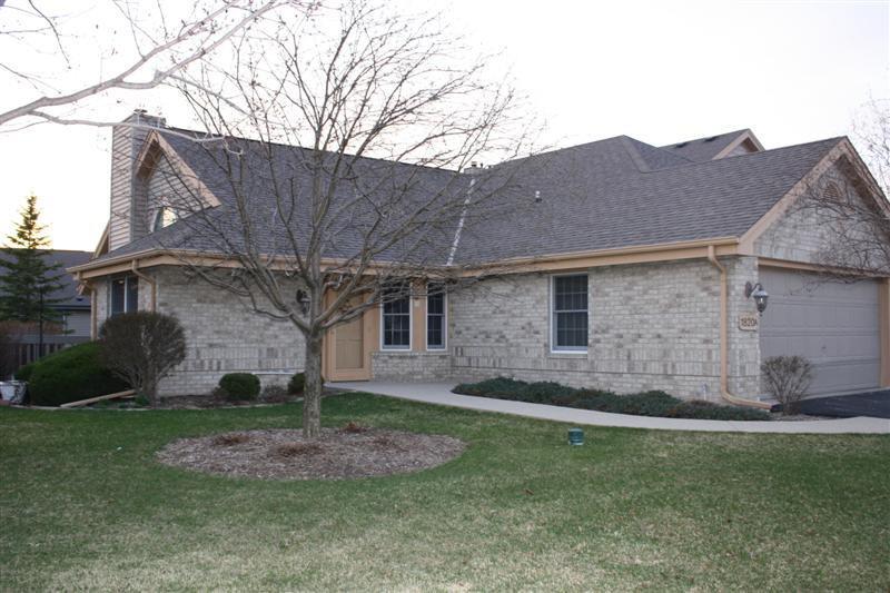 1820 Penhurst Way #A, Waukesha, WI 53186