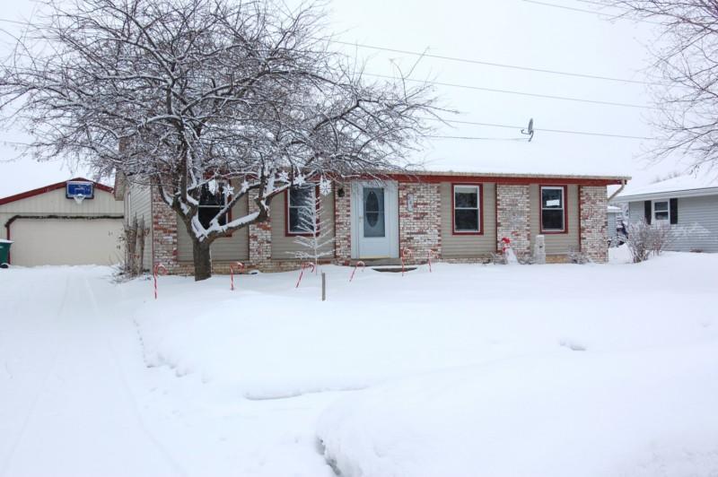 205 S Mayfair Dr., Saukville, WI 53080