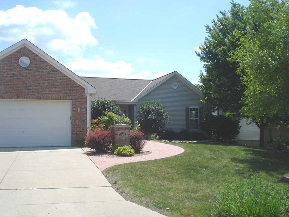 8869 W Willow Pointe Pkwy, Franklin, WI 53132