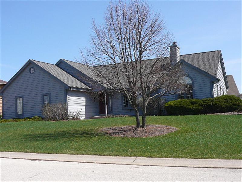 W174N5098 Mulberry Ln, Menomonee Falls, WI 53051