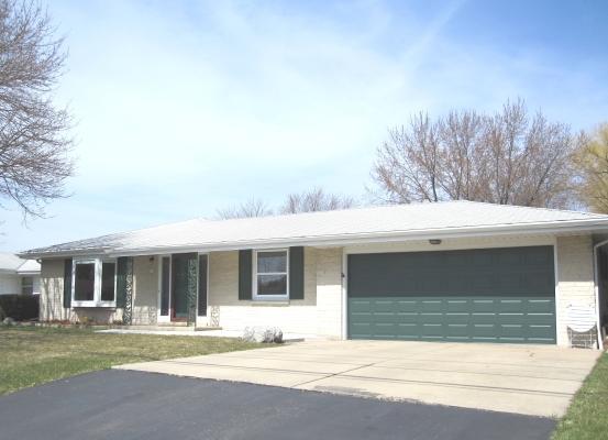 926 W Bender Rd, Glendale, WI 53217