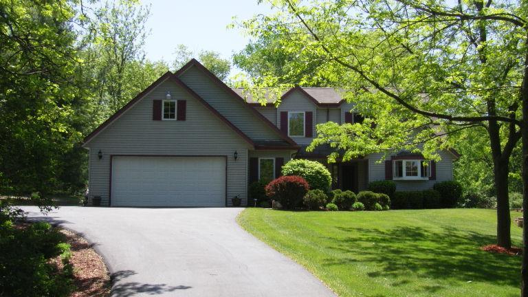 11775 W St Martins Rd, Franklin, WI 53132