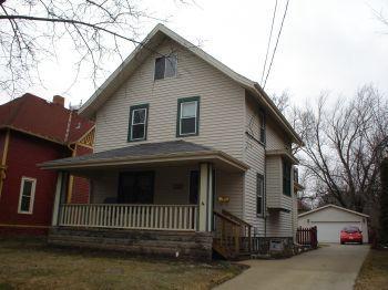 606 Beechwood Ave, Waukesha, WI 53186