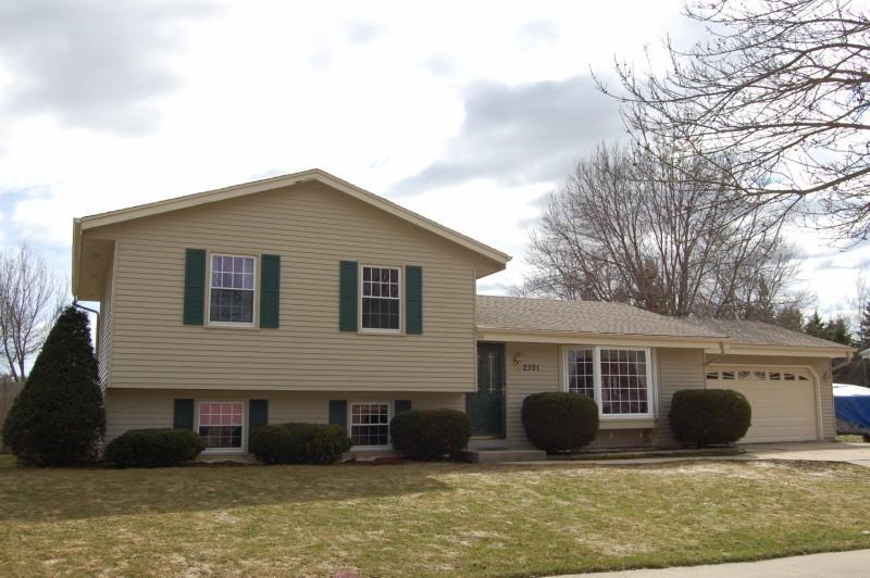 2301 Kensington Dr., Waukesha, WI 53188