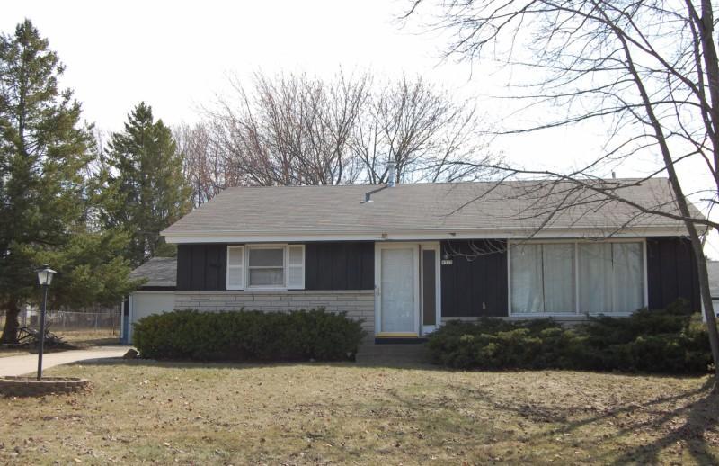 9325 W Clovernook St, Milwaukee, WI 53224