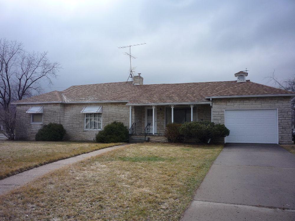 1216 Bluff St, La Crosse, WI 54601