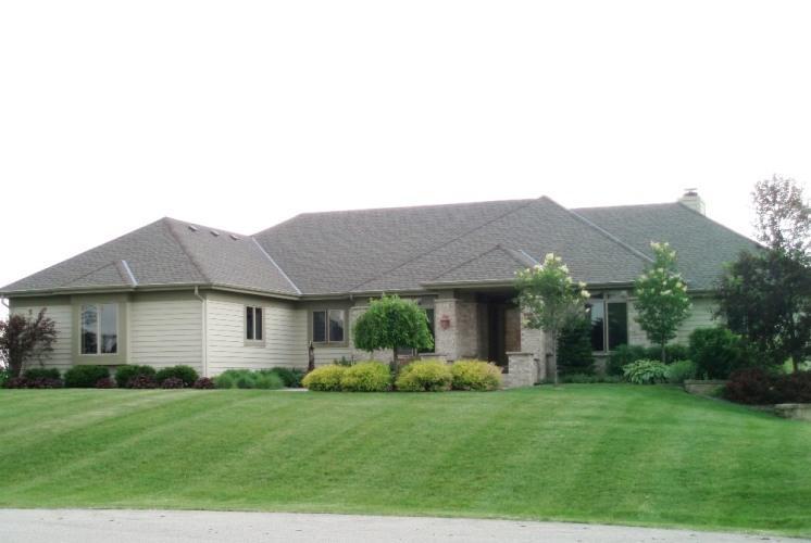 W271N5535 Jessica Dr., Pewaukee, WI 53072