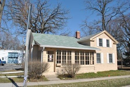 300 S Rochester St, Mukwonago, WI 53149