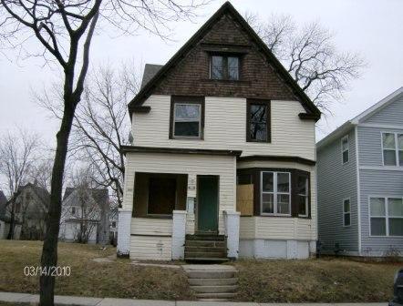 2031 N 37th St, Milwaukee, WI 53208