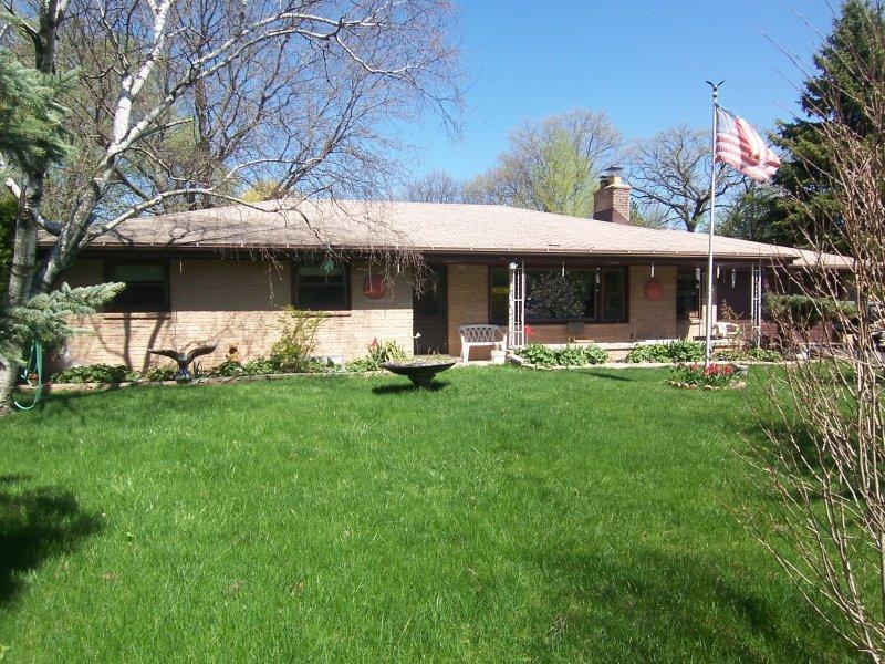 10200 W St Martins Rd, Franklin, WI 53132