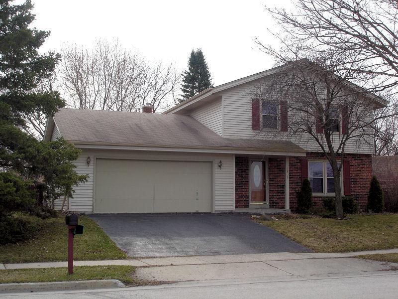 1809 Fox River, Waukesha, WI 53189