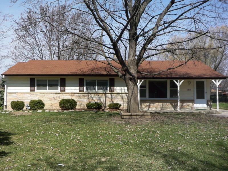 10634 W Courtland Ave., Wauwatosa, WI 53225