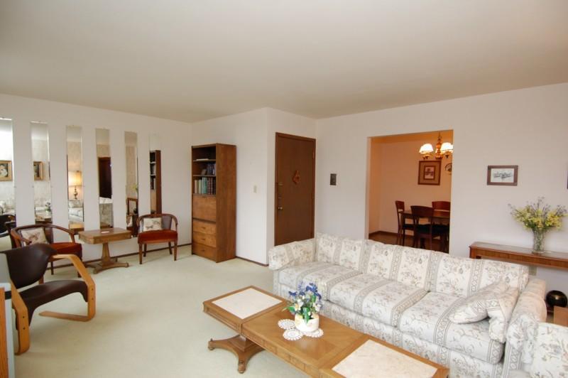 805 E Henry Clay St. #303, Whitefish Bay, WI 53217