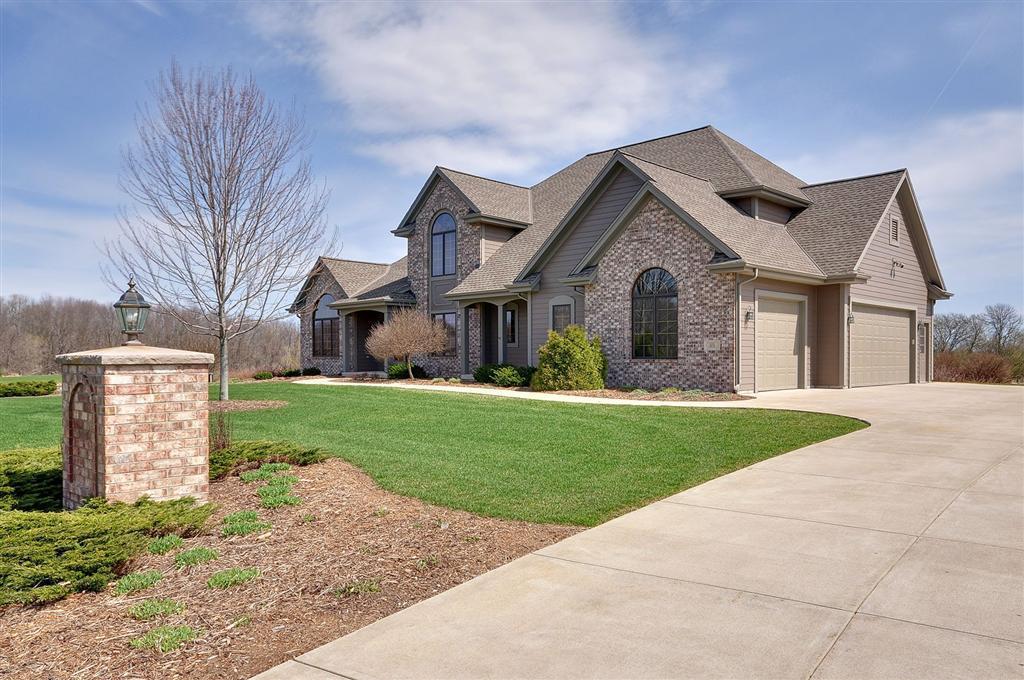 W232N9052 Preserve Pl, Sussex, WI 53089