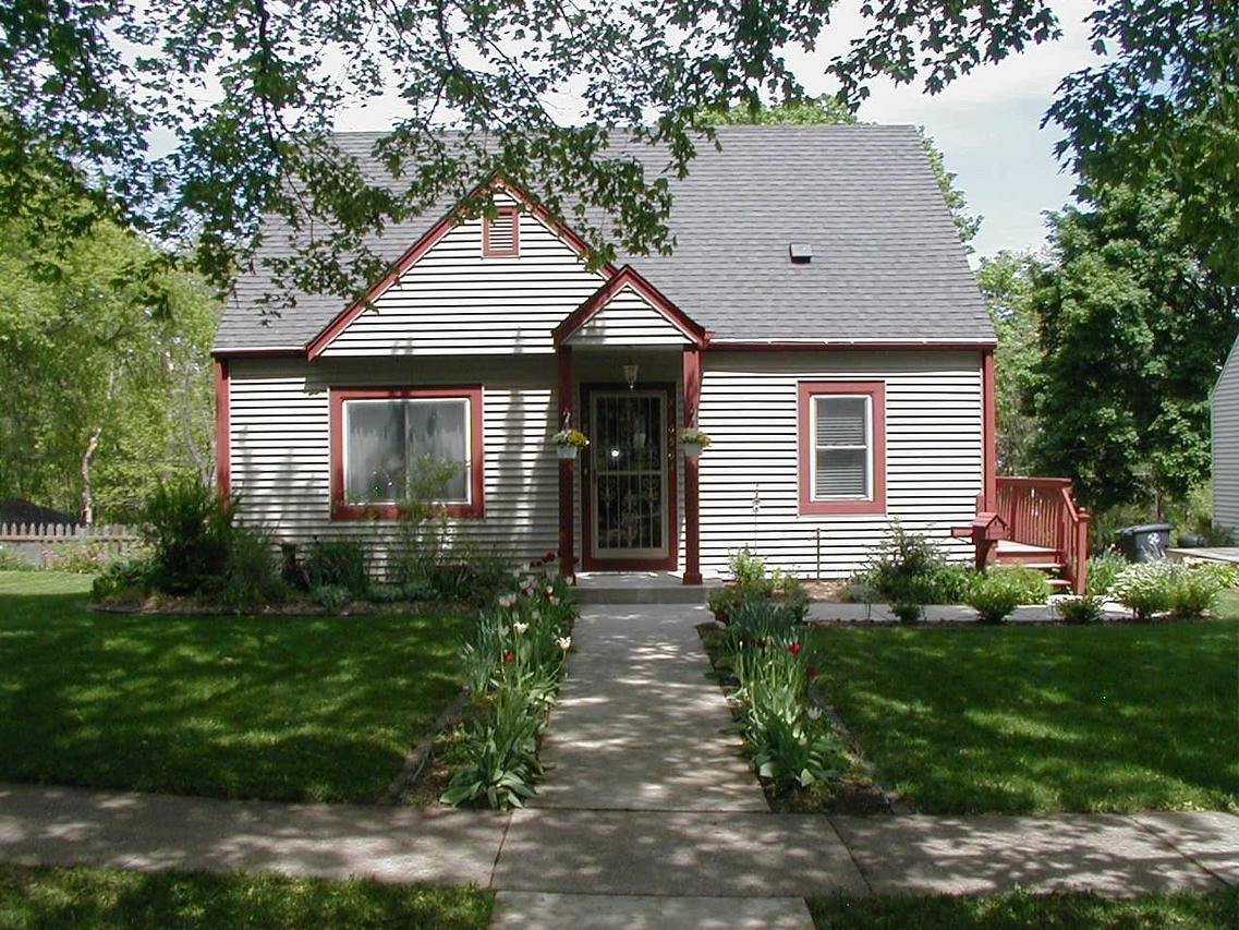 N86W16564 Jacobson Dr, Menomonee Falls, WI 53051